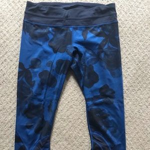 LULULEMON Size 10 floral leggings